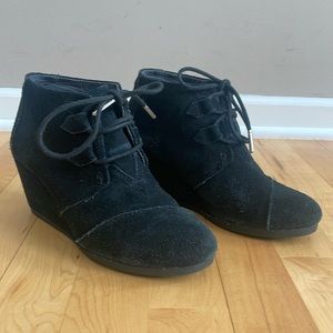 Toms black suede, lace up wedge booties size 6.5
